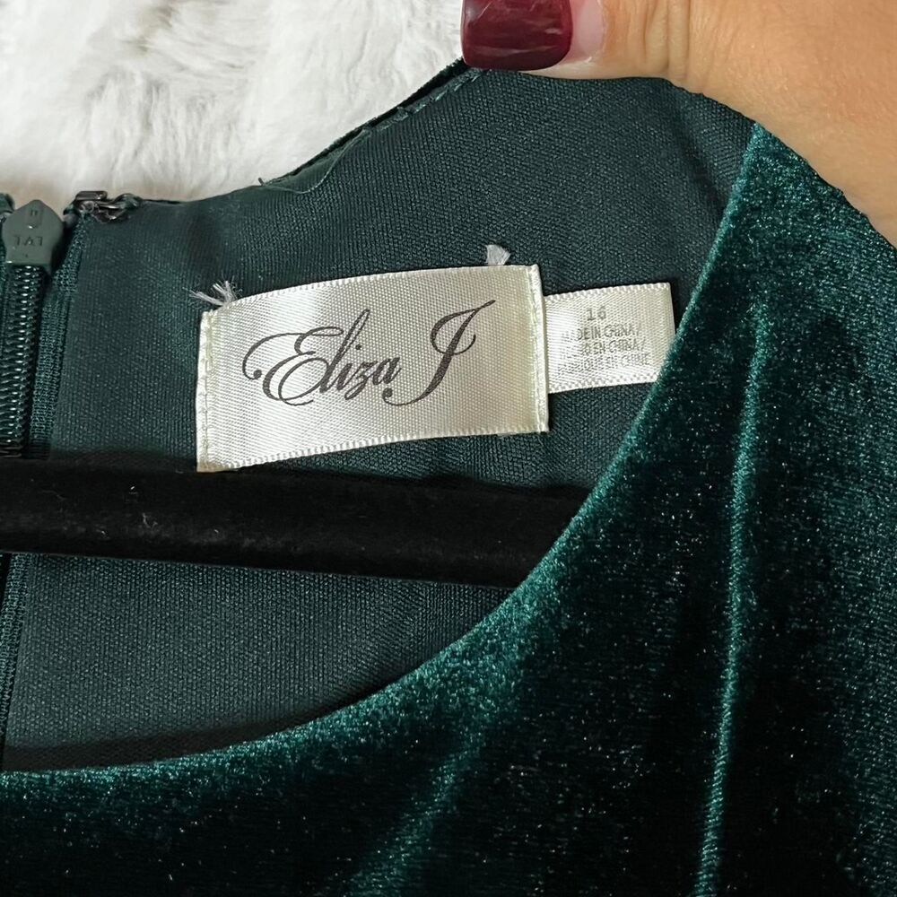 ELIZA J SIZE 16 green velvet dress with cut out straps and sleeves - Picture 4 of 8
